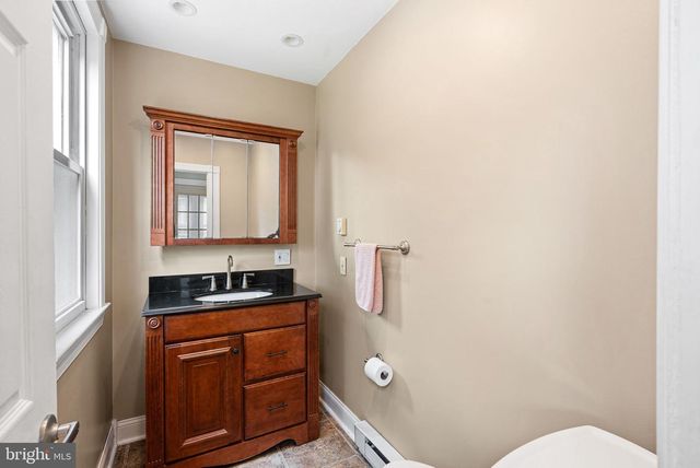 220 HOLLYWOOD DR, Hamilton, NJ 08609