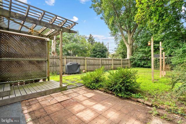 220 HOLLYWOOD DR, Hamilton, NJ 08609