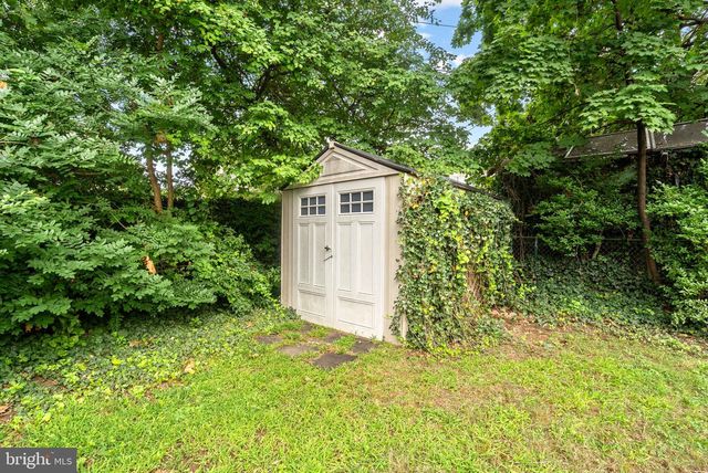 220 HOLLYWOOD DR, Hamilton, NJ 08609