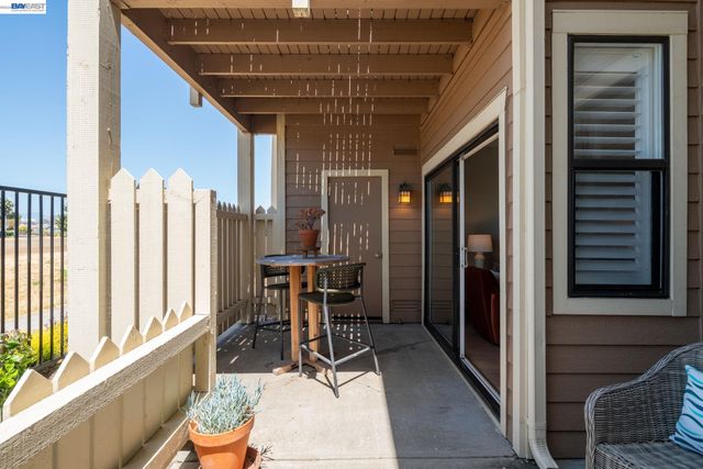 197 Lakeshore Ct, Richmond, CA 94804