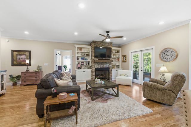 25 Dry Fork Dr, Winchester, TN 37398