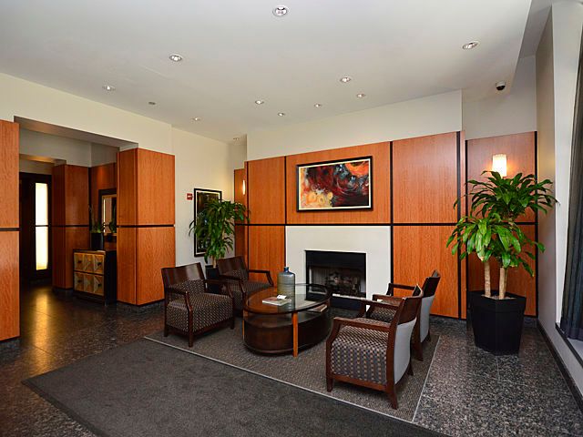 160 E Illinois Street 2006, Chicago, IL 60611