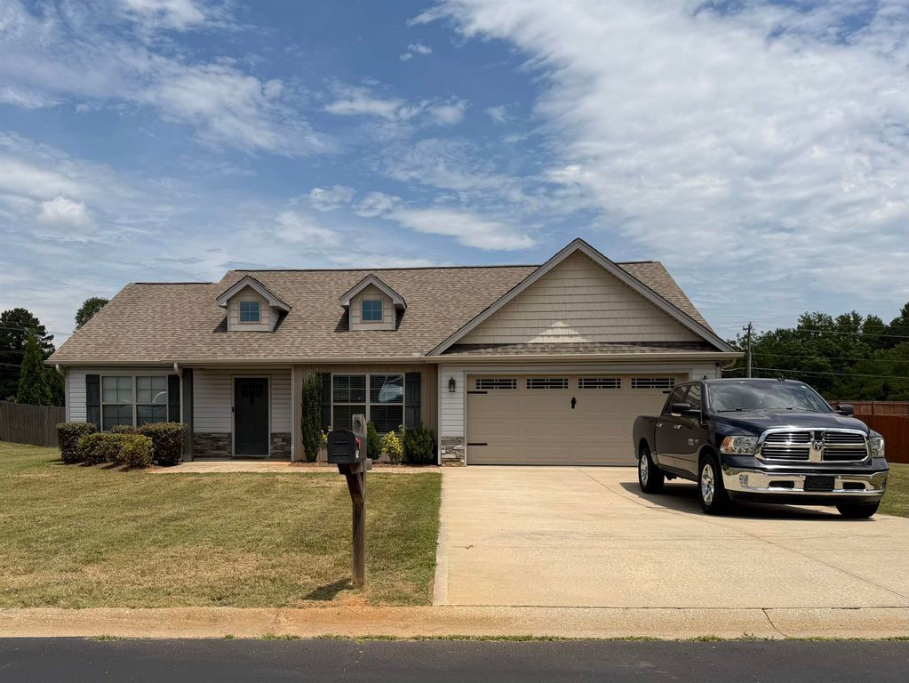 111 Manor House Lane, Chesnee, SC 29323