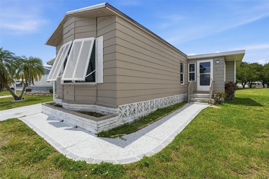 5705 HOLIDAY PARK BOULEVARD, North Port, FL 34287