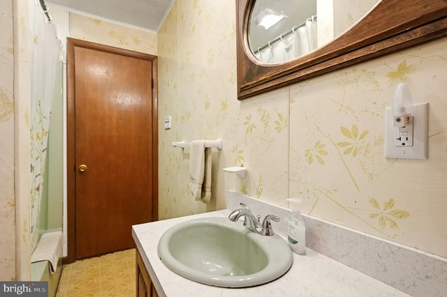 33 BURNS RD, Millville, NJ 08332