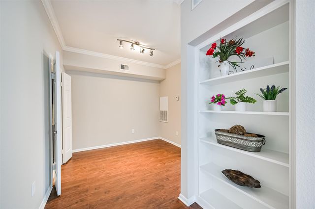 2255 Braeswood Park 183, Houston, TX 77030