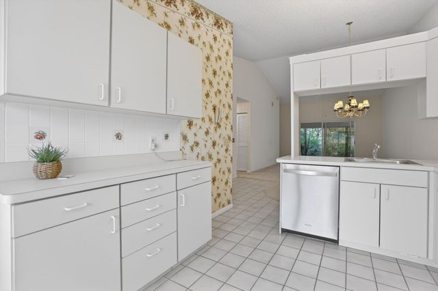 10819 SE Sea Pines Circle, Hobe Sound, FL 33455