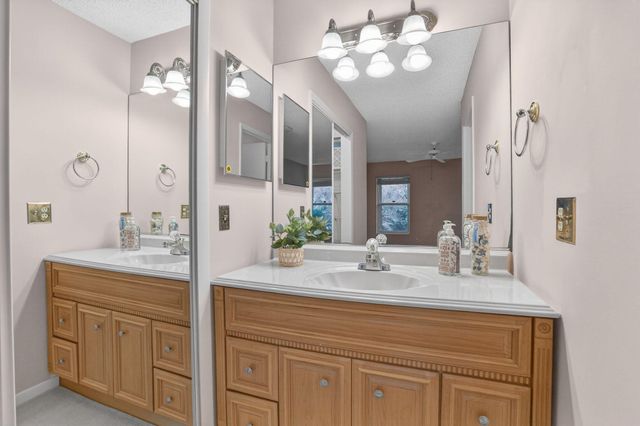 10819 SE Sea Pines Circle, Hobe Sound, FL 33455