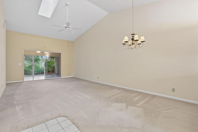 10819 SE Sea Pines Circle, Hobe Sound, FL 33455