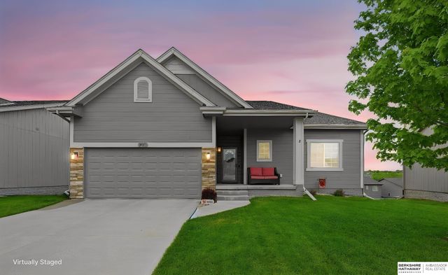 7513 N 90th Street, Omaha, NE 68122