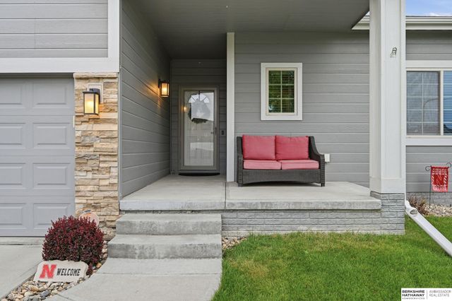 7513 N 90th Street, Omaha, NE 68122