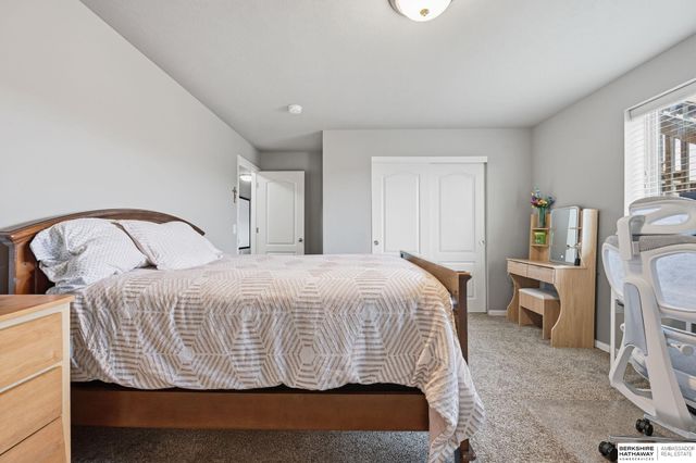 7513 N 90th Street, Omaha, NE 68122