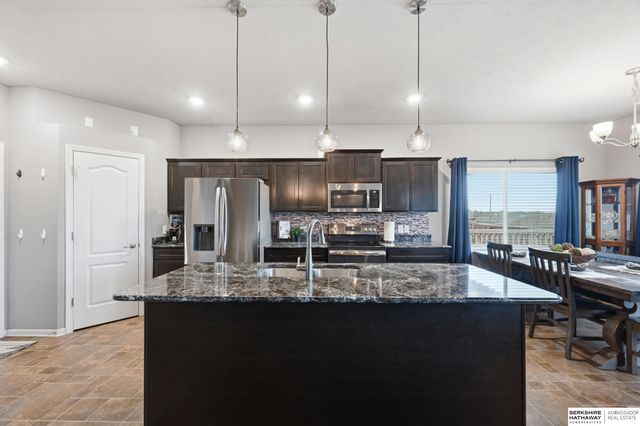 7513 N 90th Street, Omaha, NE 68122