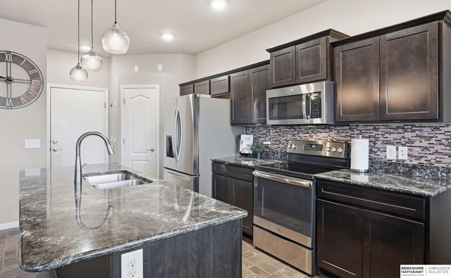 7513 N 90th Street, Omaha, NE 68122