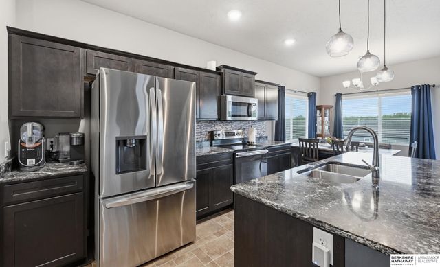 7513 N 90th Street, Omaha, NE 68122