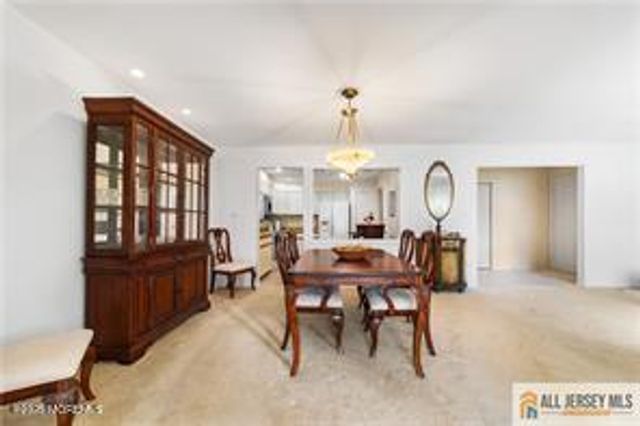 16 Alexander Hamilton Court, B, Monroe, NJ 08831