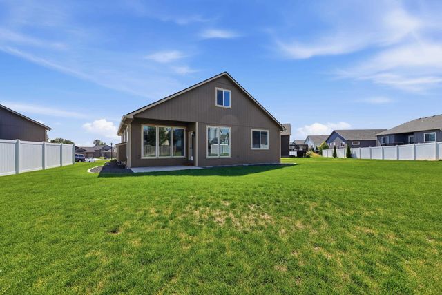 1610 W Lavender Ct, Spokane, WA 99208