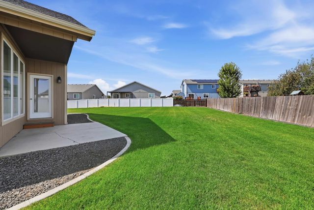 1610 W Lavender Ct, Spokane, WA 99208
