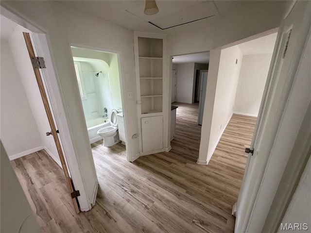 9815 Vickie Place, St Louis, MO 63136