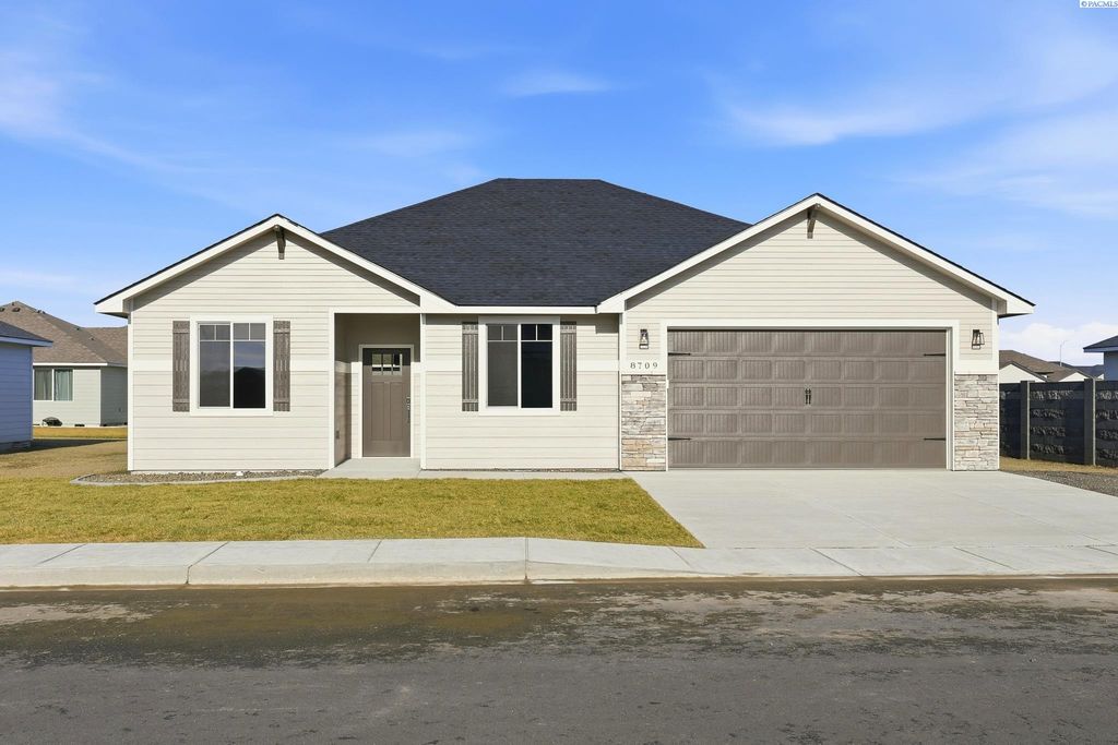 8709 Silver Mound Dr., Pasco, WA 99301