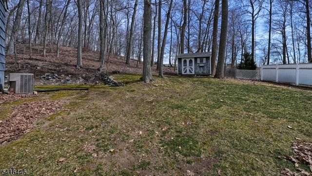 96 Lions Head Dr, Wayne Twp., NJ 07470