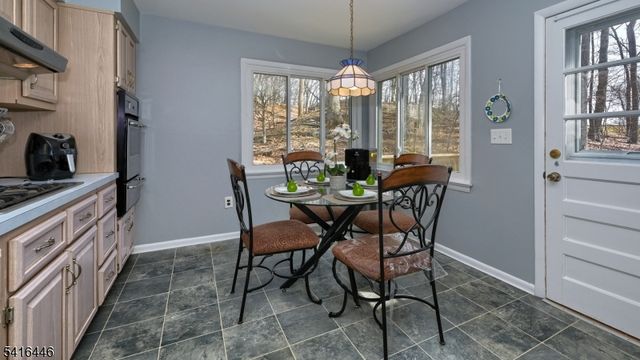 96 Lions Head Dr, Wayne Twp., NJ 07470