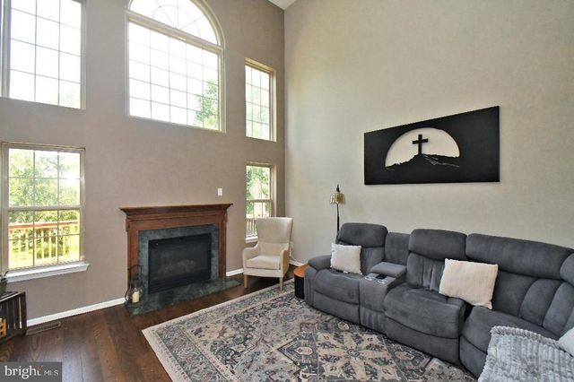 1861 CREEKVIEW LN, Jamison, PA 18929