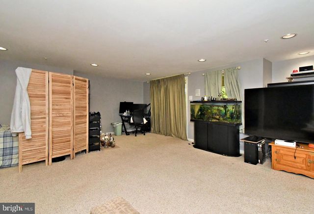 1861 CREEKVIEW LN, Jamison, PA 18929