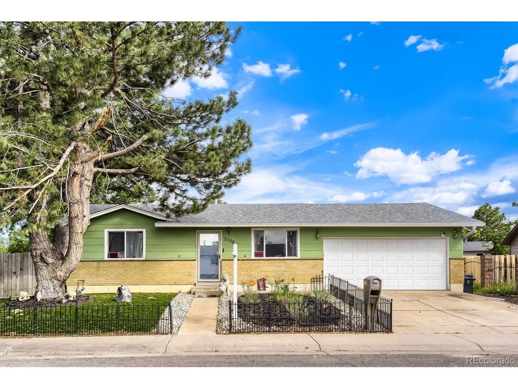 5388 Billings St, Denver, CO 80239