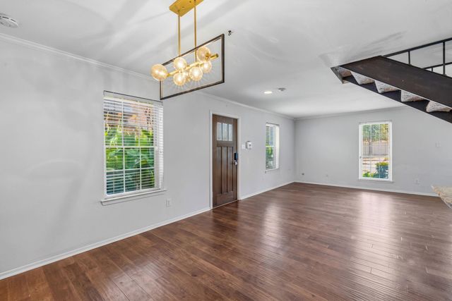 5534 Beverlyhill Street 8, Houston, TX 77056