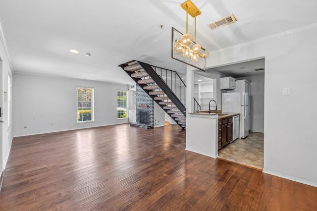 5534 Beverlyhill Street 8, Houston, TX 77056