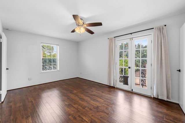 5534 Beverlyhill Street 8, Houston, TX 77056