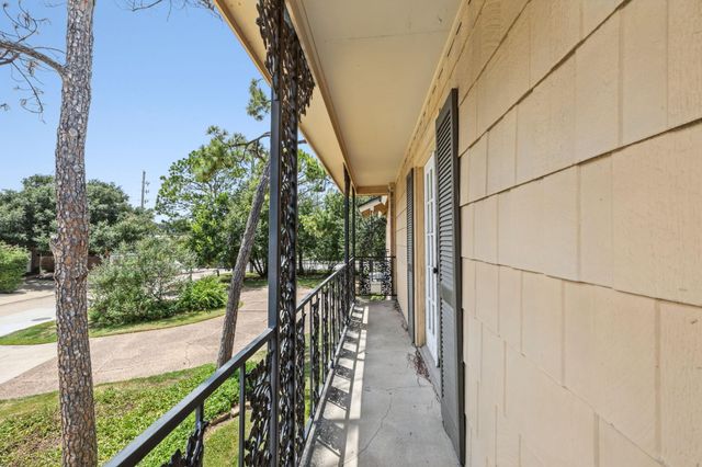 5534 Beverlyhill Street 8, Houston, TX 77056