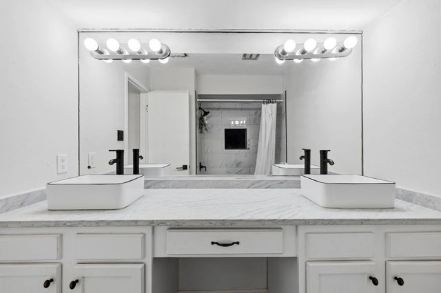 5534 Beverlyhill Street 8, Houston, TX 77056
