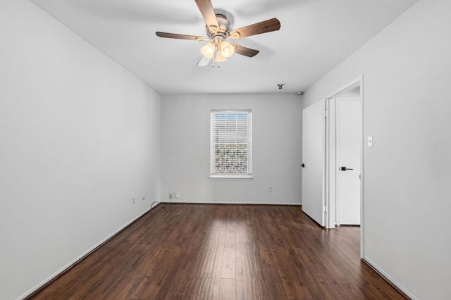 5534 Beverlyhill Street 8, Houston, TX 77056