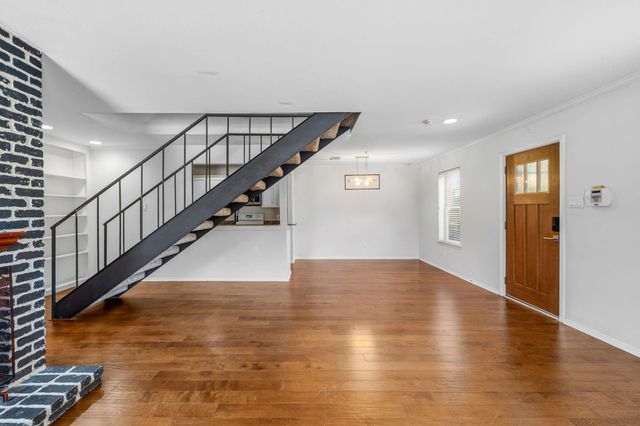 5534 Beverlyhill Street 8, Houston, TX 77056