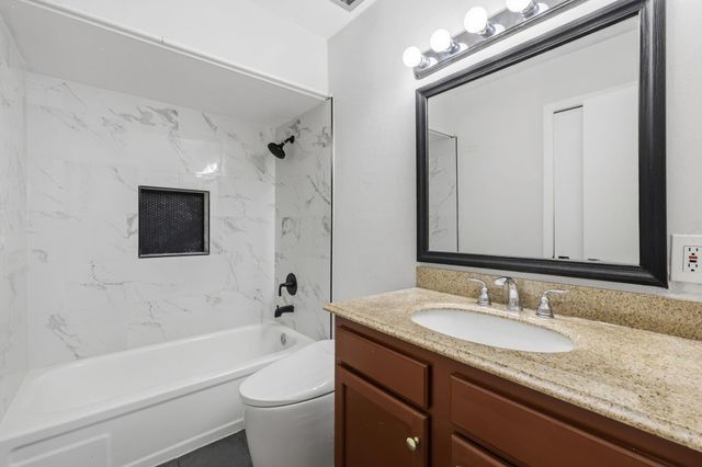 5534 Beverlyhill Street 8, Houston, TX 77056