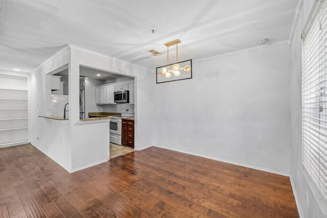 5534 Beverlyhill Street 8, Houston, TX 77056