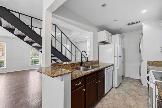 5534 Beverlyhill Street 8, Houston, TX 77056