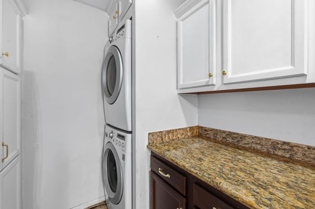 5534 Beverlyhill Street 8, Houston, TX 77056