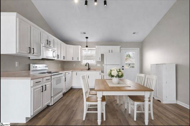 411 Portifino Court, Boiling Springs, SC 29316