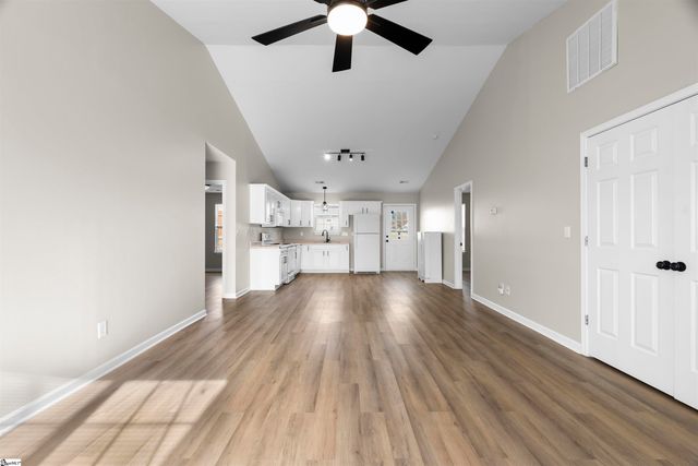 411 Portifino Court, Boiling Springs, SC 29316