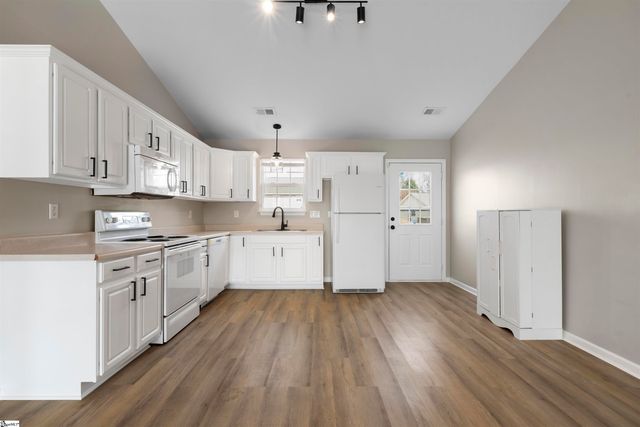 411 Portifino Court, Boiling Springs, SC 29316