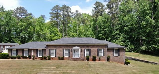 5025 Greentree Trail, South Fulton, GA 30349