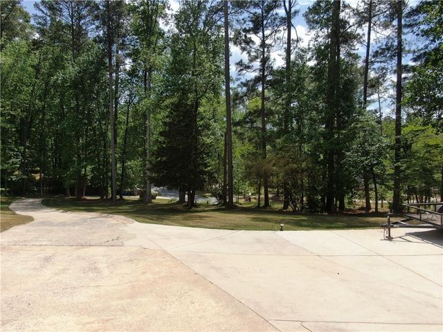 5025 Greentree Trail, South Fulton, GA 30349