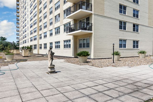 2625 Park Avenue 5S, Bridgeport, CT 06604