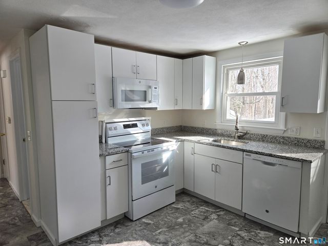 86 Clinton Street, Glastonbury, CT 06033