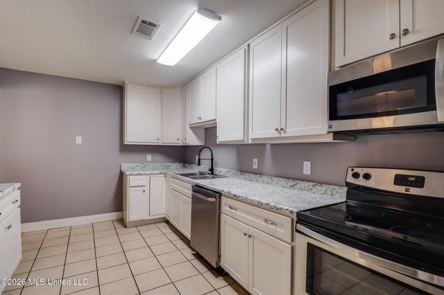 2012 Collins Boulevard, Gulfport, MS 39507