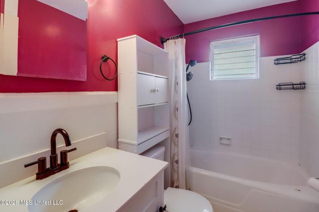 2012 Collins Boulevard, Gulfport, MS 39507