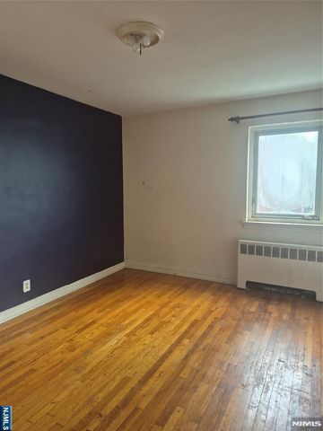 1499 Terrace Circle 4, Teaneck, NJ 07666